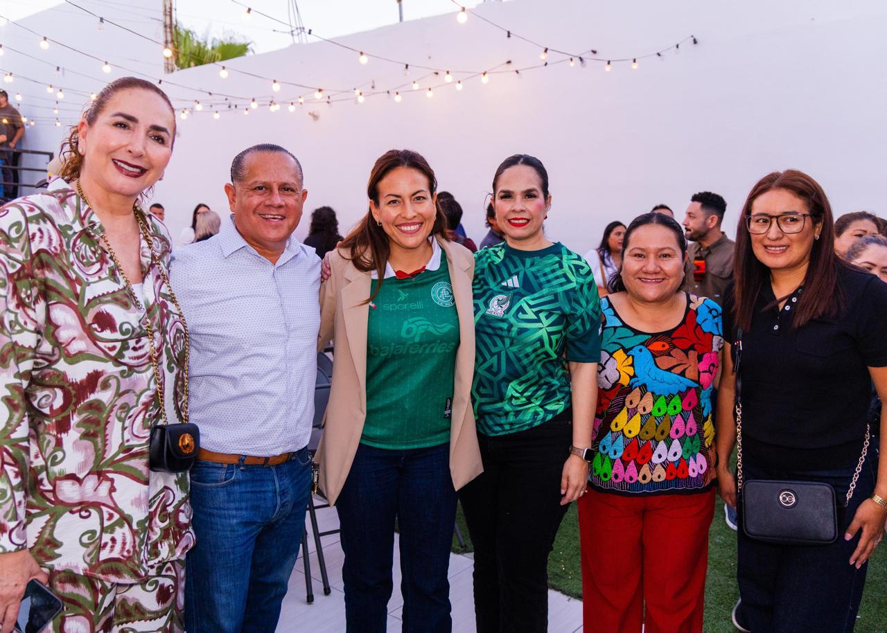 MILENA QUIROGA DESTACA RESULTADOS DE LA PAZ ANTE HABITANTES DE CANGREJOS EN CABO SAN LUCAS